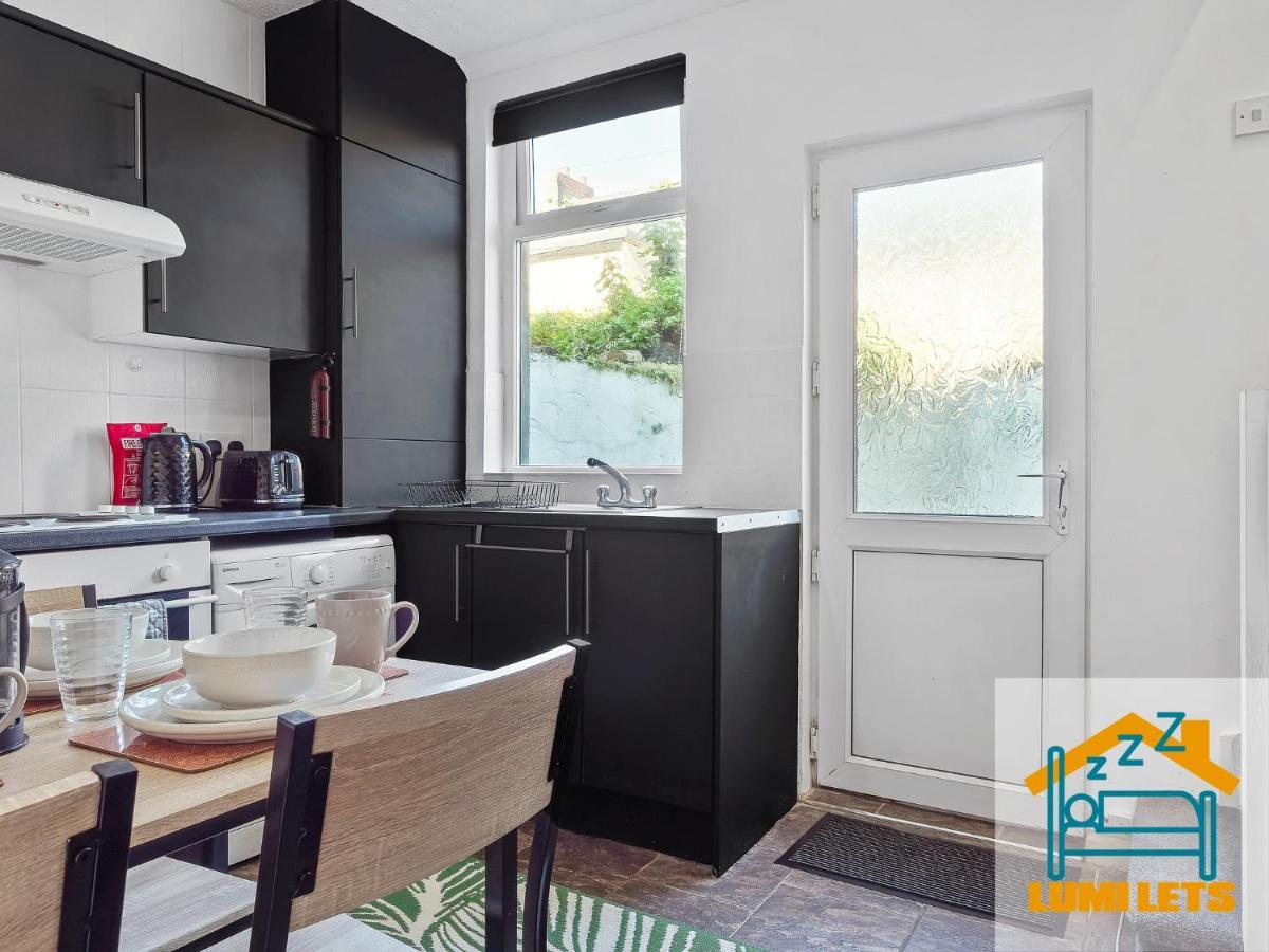 2Br Home In Barrow-In-Furness Sleeps 8 Close To Bae Systems, Hospital, Lakes Kültér fotó
