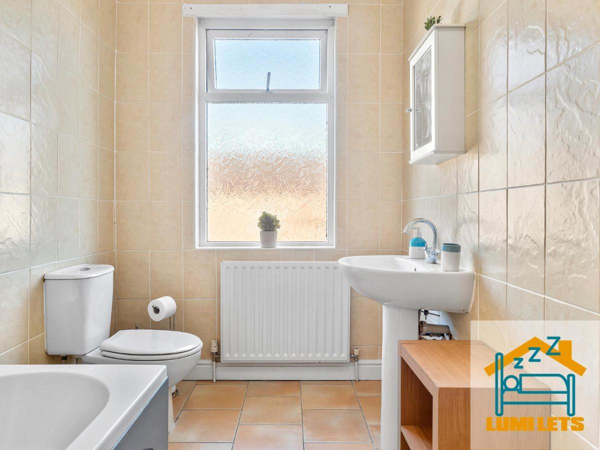 2Br Home In Barrow-In-Furness Sleeps 8 Close To Bae Systems, Hospital, Lakes Kültér fotó