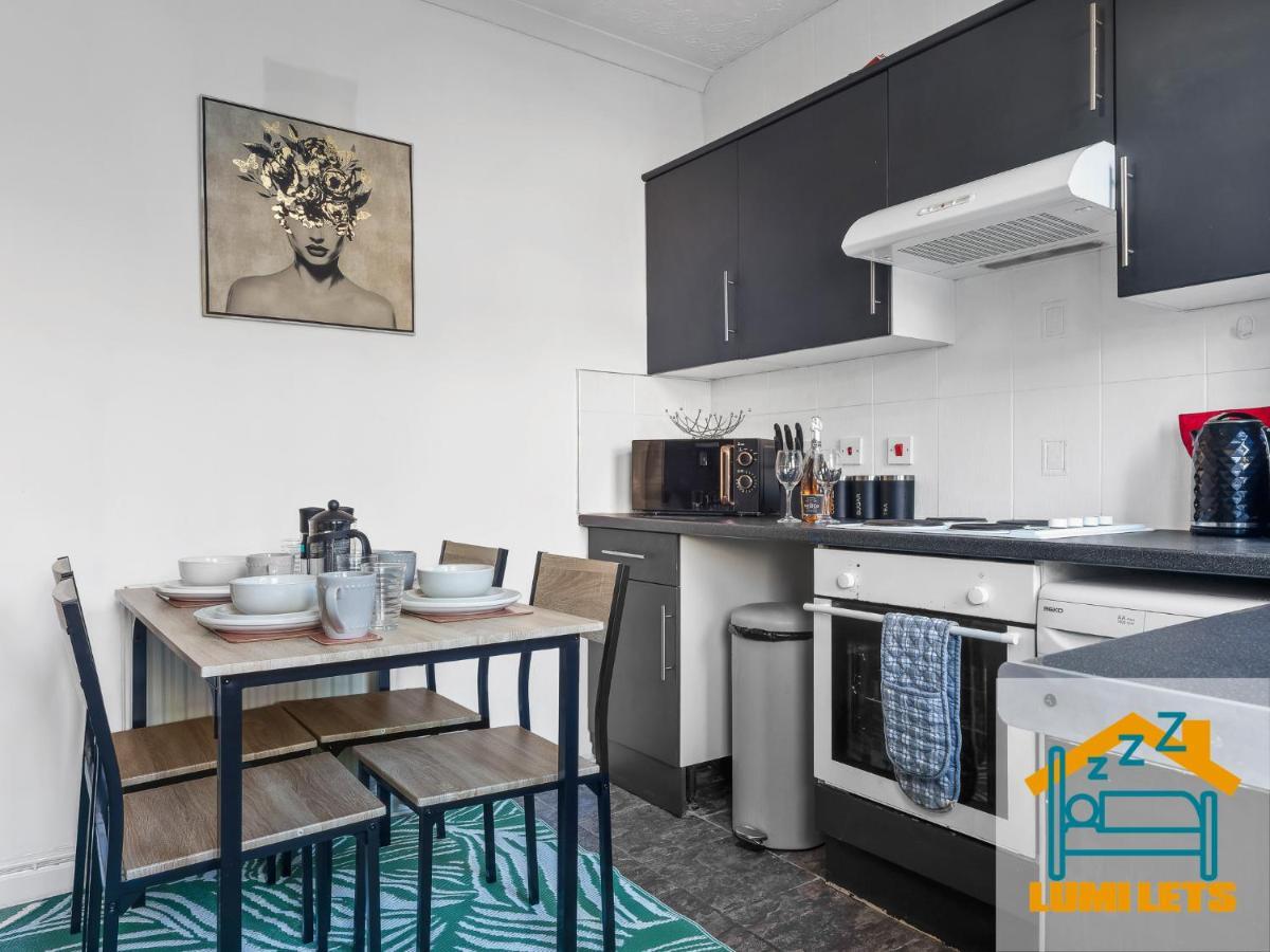 2Br Home In Barrow-In-Furness Sleeps 8 Close To Bae Systems, Hospital, Lakes Kültér fotó